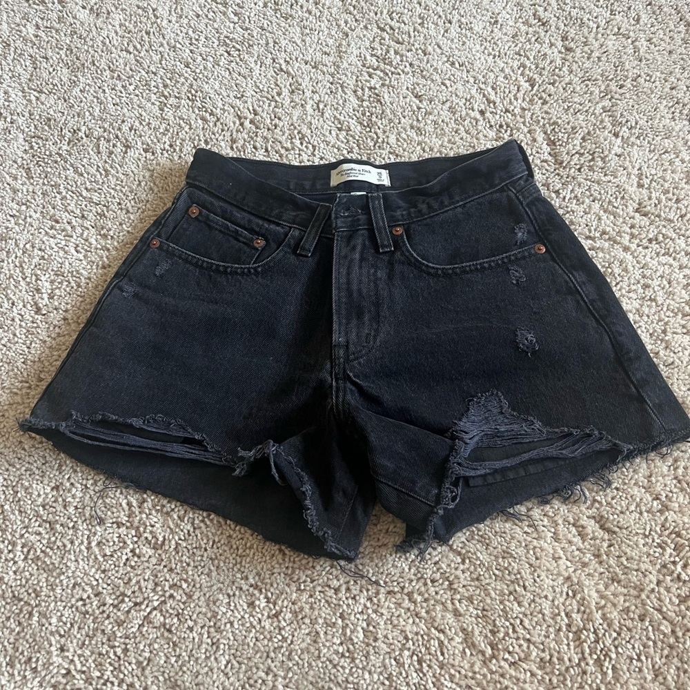 Abercrombie Boyfriend Short - mid rise, curve love